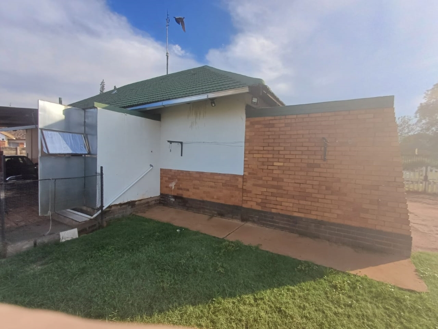 3 Bedroom Property for Sale in Stilfontein North West